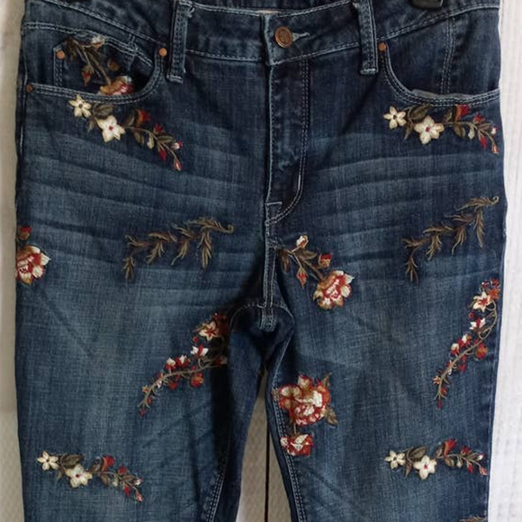 Laurie Felt | Classic Denim All-Over Floral Embroidered Slim Leg Jeans - Picture 3 of 15